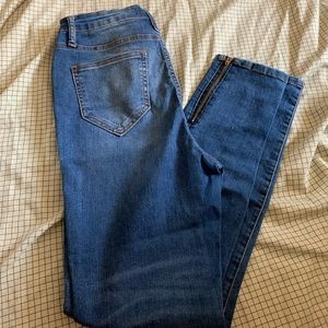 Woman’s Skinny jeans